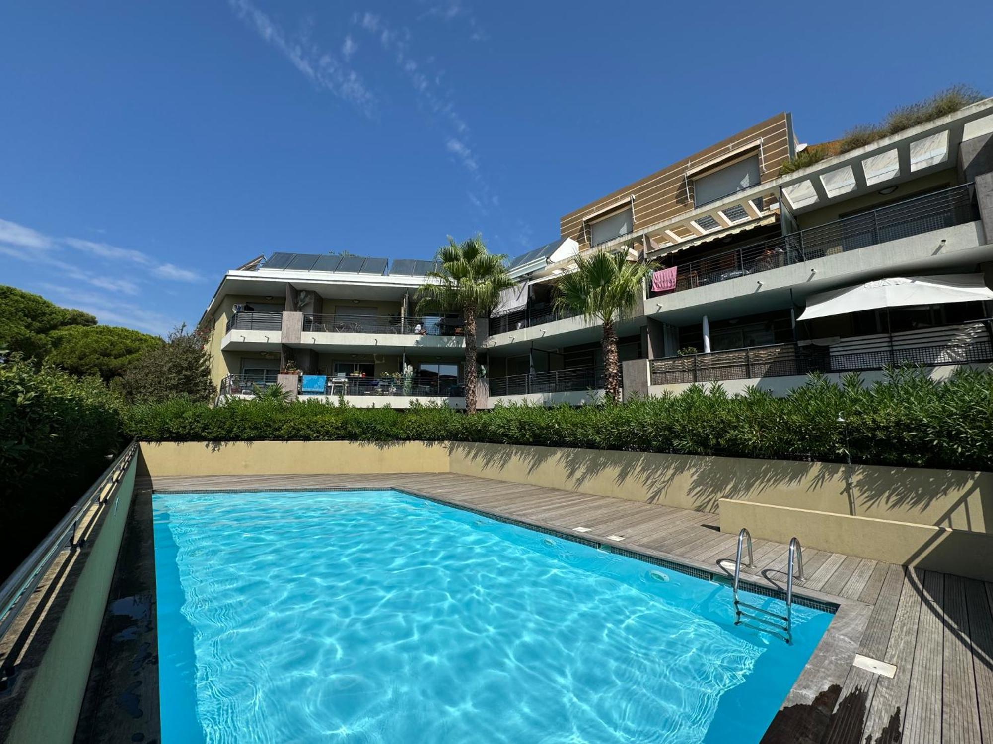 L'Appart Ideal Famille, Terrasse, Piscine, Plage Villeneuve-Loubet Extérieur photo